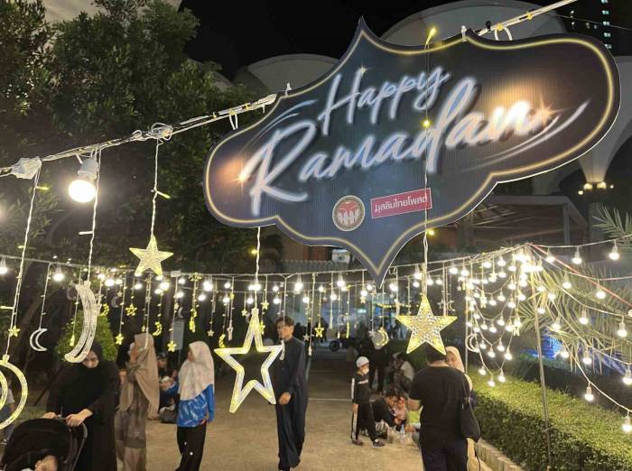 Taylandlı Müslümanlar İftar Etkinliğinde Bir Araya Geldi