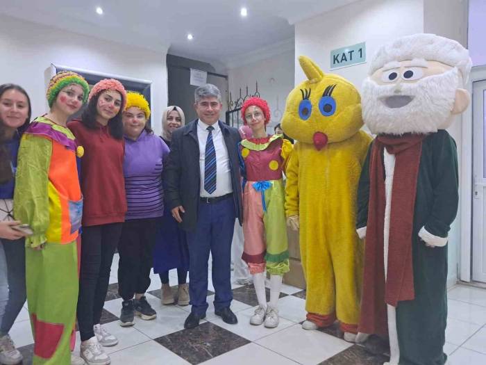 Afyonkarahisar’da "Minik Yüreklere Dokunmak" Projesi