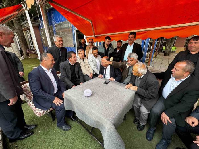 Ak Parti Genel Başkan Yardımcısı Zeybekci, Gölhisar’da Esnafla Bir Araya Geldi