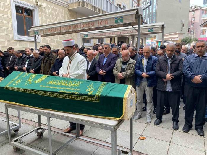 Bahçelievler’deki Aile Katliamında Hayatını Kaybedenlerin Cenazesi Memleketlerine Gönderildi