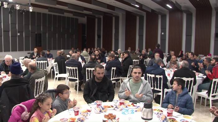 Demokrat Partili 600 Üye Ak Parti’ye Geçti