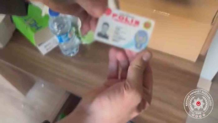 Sahte Polis Kimliği Kullanan Şahıs Yakayı Ele Verdi