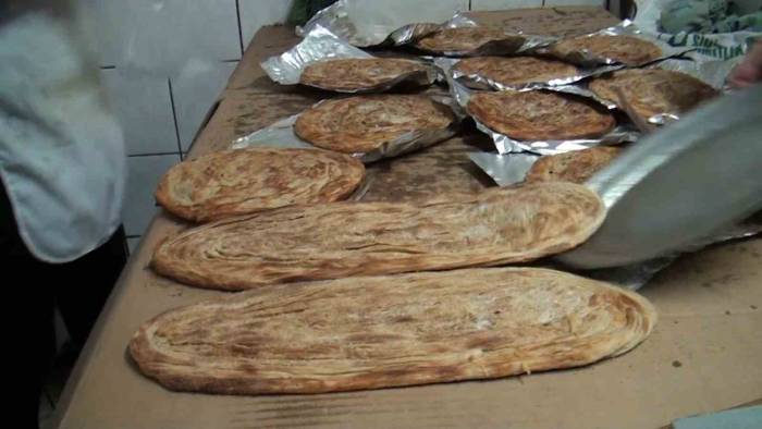 Kütahya’da Ramazan Ayının Vazgeçilmez Lezzeti: Tahinli Pide