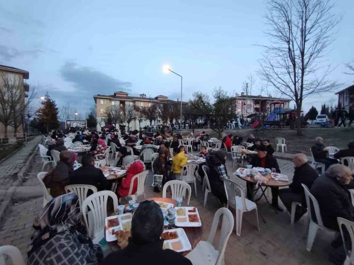 Bin 500 Vatandaşla İftar Sofrası