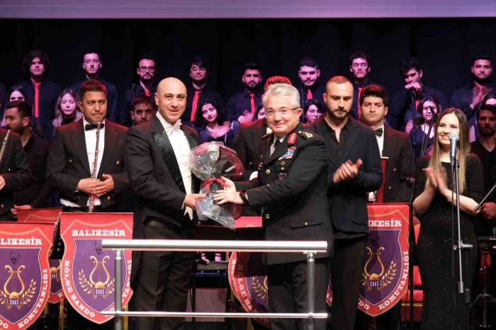 Şehitler Destanı Oratoryosu Balıkesir Ve Bursa’da Sahnelendi