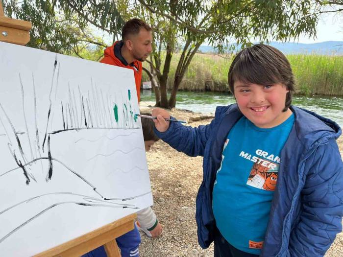 Ula’da Down Sendromlu Çocuklar Sanat Ve Sporla Bir Araya Geldi