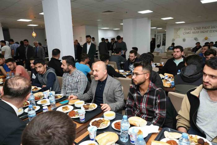 Vali Varol, Öğrencilerle Bir Araya Geldi