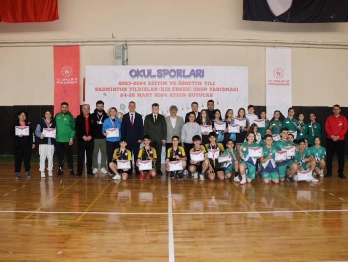 Genç Yeteneklerin Badminton Mücadelesi Tamamlandı