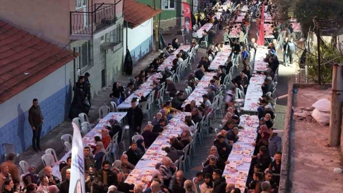 Başkan Çerçioğlu, İftar Sofralarında Vatandaşlarla Buluşuyor