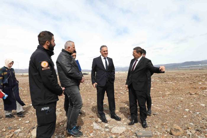 Bingöl Valisi Usta, Konteyner Kent Alanlarında İncelemelerde Bulundu