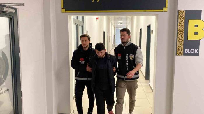 Abisini Boğazını Keserek Öldüren Zanlı Adliyeye Sevk Edildi