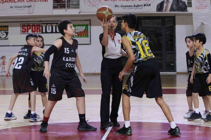 Okullararası Basketbol Grup Maçları, Sivas’ta Sürüyor