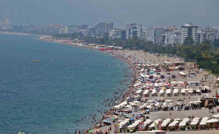 Türkiye Turizmde 2024 Yılına Damga Vuracak: "Tarihimizde İlk Defa Erken Rezervasyonda İspanya’nın Önüne Geçtik"