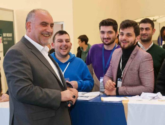 Başkan Sandıkçı: "bu Yıl Da Üniversiteyi Yeni Kazanacak Olan Tüm Öğrencilerimize Burs Desteği Vereceğiz”