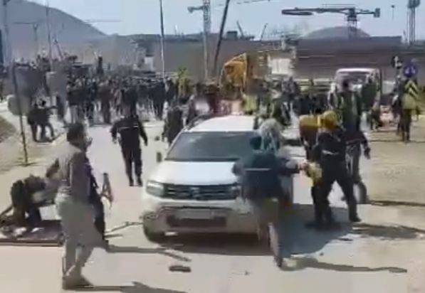 Akkuyu Ngs’de Gerginlik: İşçiler, Firma Yetkililerinin Araçlarını Taşladı