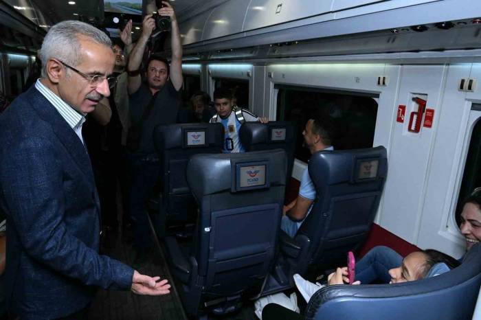 Ulaştırma Ve Altyapı Bakanı Uraloğlu: “Emeklilerimize Trenlerde Yüzde 10 İndirim Uygulayacağız"