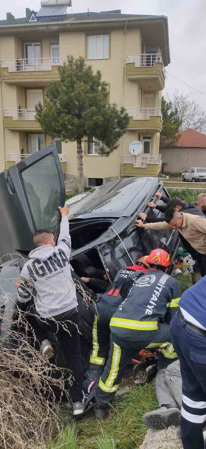 İki Aracın Çarpıştığı Kazada 4 Kişi Yaralandı