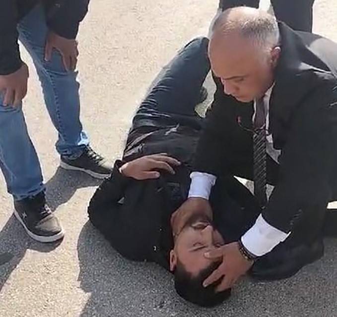 Doktorun Otomobiline Çarptı, İlk Müdahaleyi Doktor Yaptı