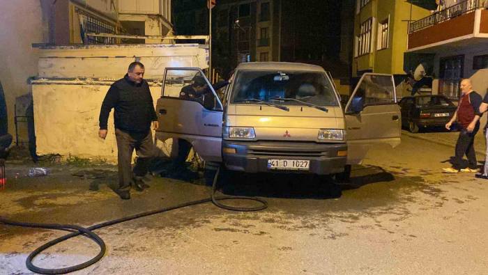 Park Halindeki Araçta Yangın Çıktı