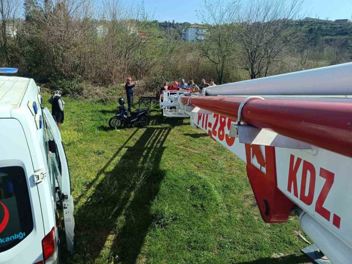 Çatıdan Düşen Adam Hastanelik Oldu