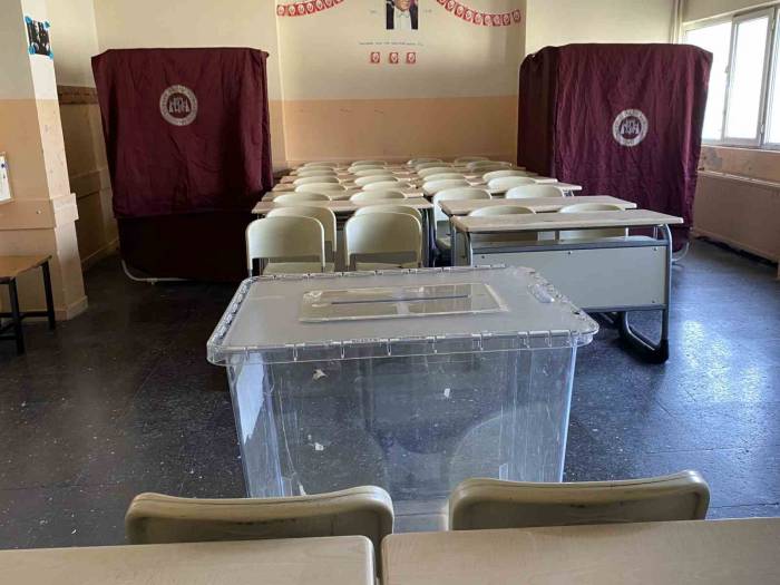 Yerel Seçimler İçin Sandıklar Kuruldu