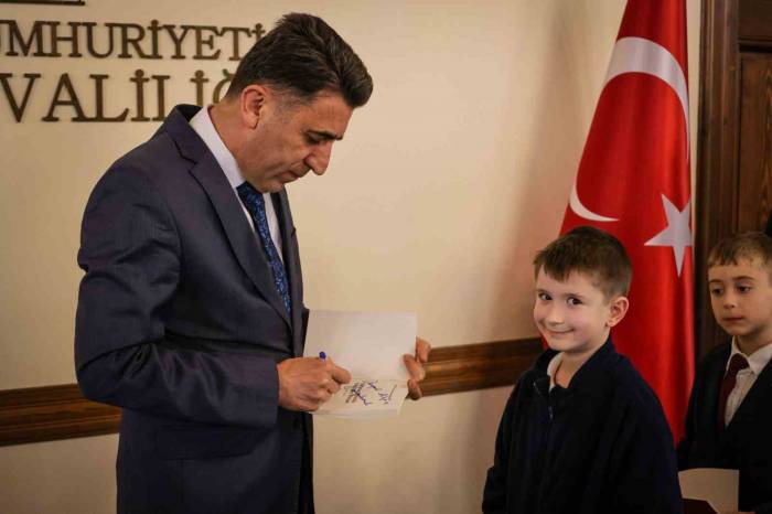 Kitap Kurtları Ödüllerini Aldı