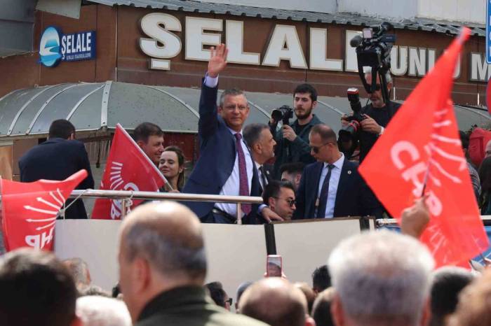 Chp Genel Başkanı Özel, Gençleri Sandık Başına Davet Etti