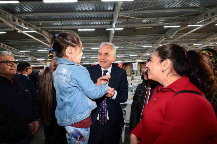 Denizli Büyükşehir’in Geleneksel İftar Sofrası Muratdede’de Kuruldu