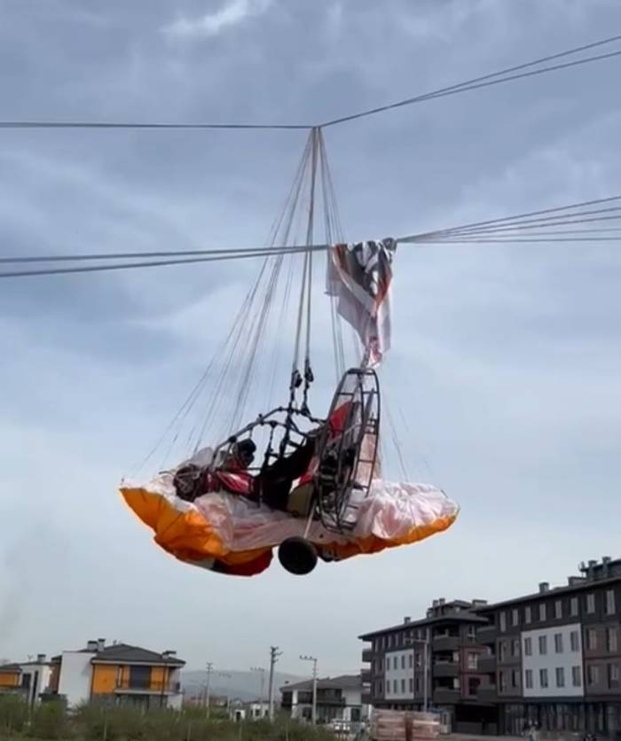 Havada Seçim Reklamı Kaza İle Sonuçlandı