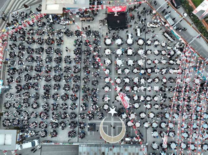 Kestel Belediyesi’nden 9 Bin Kişilik Sokak İftarı