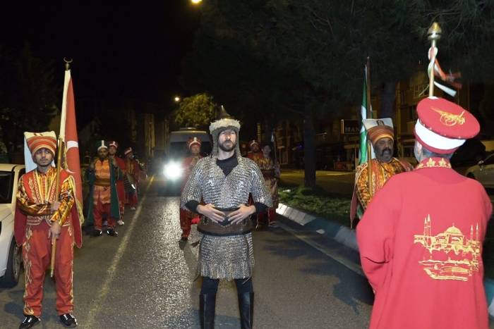 Mehteran Ve Bando Takımları Sahurda Sokakları İnletti