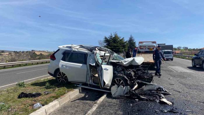 Uşak’ta Meydana Gelen Kazada Baba Ve Kızı Yaralandı