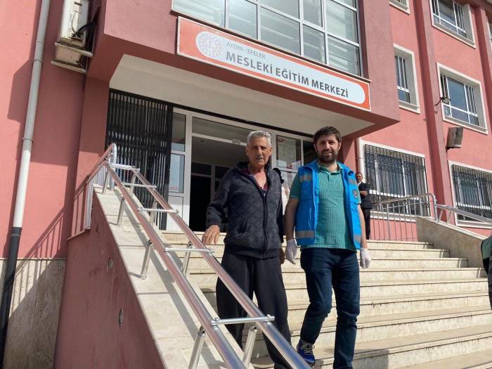 Sağlık Personelleri, Hasta Vatandaşların Oy Kullanmaları İçin Seferber Oldu