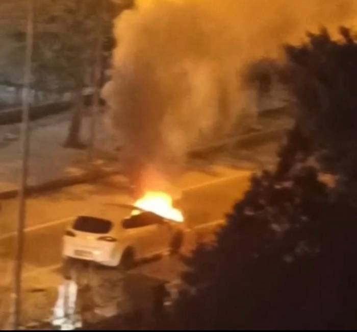 Batman’da Seyir Halindeki Otomobil Alevlere Teslim Oldu