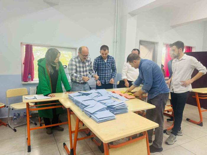 Bilecik’te Seçim Sorunsuz Bir Şekilde Sona Erdi, Oy Sayma İşlemleri Başladı