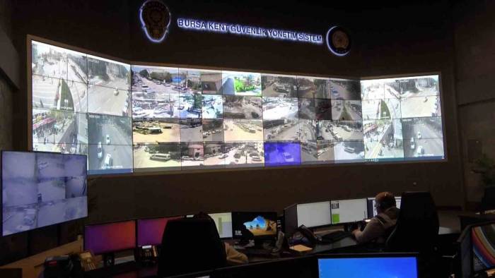 Bursa Emniyeti Seçim Günü Kuş Uçurtmuyor