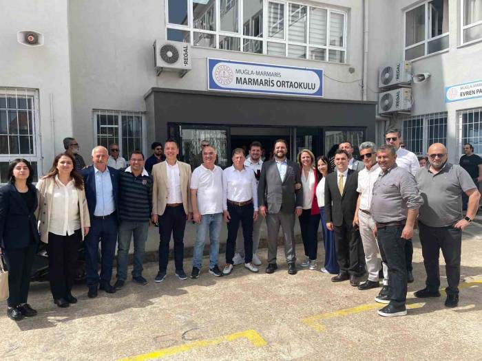 Cumhur İttifakı Marmaris Belediye Başkan Adayı Yazıcı, Oyunu Kullandı