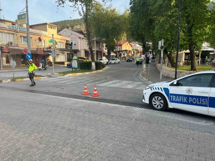Fethiye’de Seçim Güvenliği Nedeniyle Yollar Trafiğe Kapatıldı