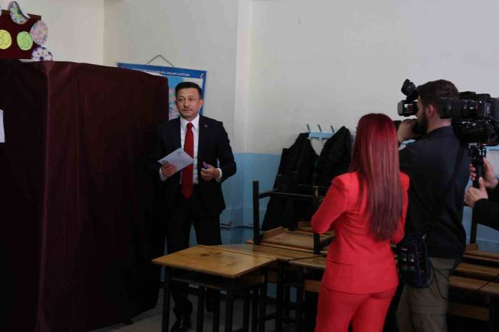 Hamza Dağ, Oy Kullandığı Sandıktan Birinci Çıktı