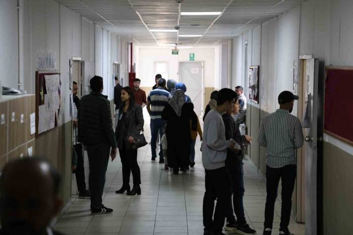 Depremin Vurduğu Mahalle Oyunu Kullanmayı İhmal Etmedi