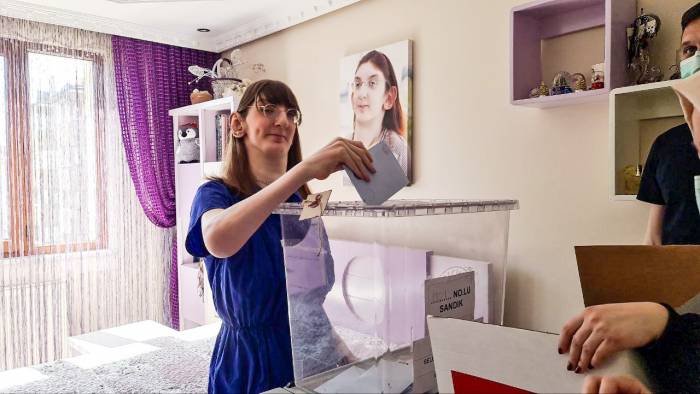 5 Dünya Rekoru Bulunan “Dünyanın En Uzun Boylu Kadını” Oyunu Kullandı