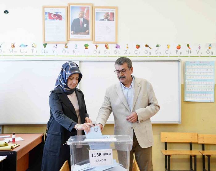 Bakan Tekin Ankara’da Oyunu Kullandı