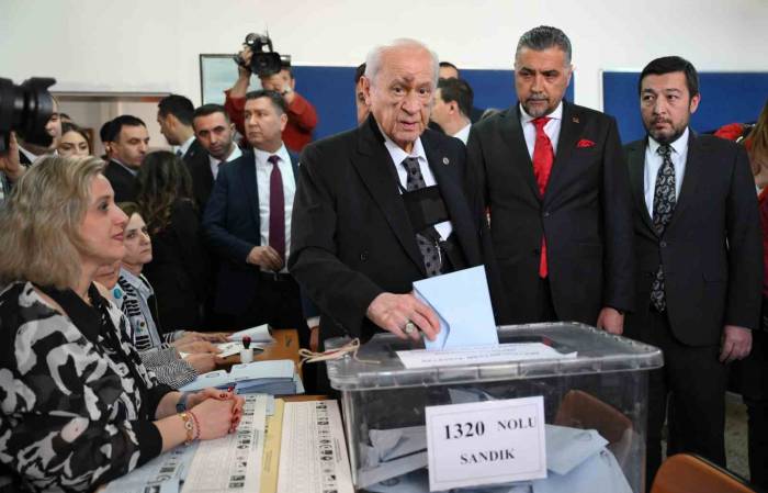 Mhp Genel Başkanı Bahçeli, Oyunu Kullandı