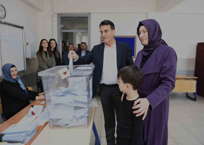 Başkan Dündar Oyunu Kullandı