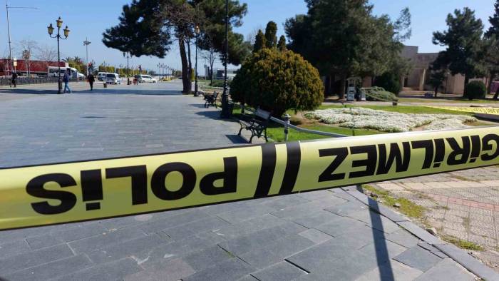 Şüpheli Çantalar Polisi Alarma Geçirdi