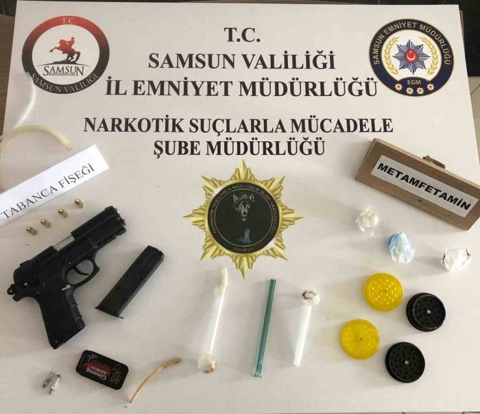 Uyuşturucu Ve Silahla Yakalanan 2 Kişi Gözaltına Alındı