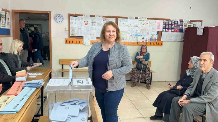 Uşak Protokolü Ve Siyasiler Tercihlerini Yaptı