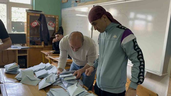 Uşak’ta Sandıklar Kapandı, Oy Sayım İşlemi Devam Ediyor