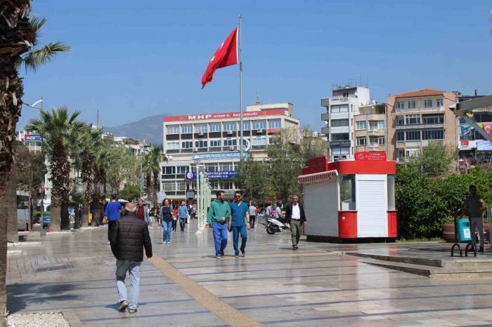 Seçim Sonrası Aydın Sokakları Normale Döndü