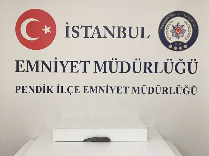 Pendik’te Yol Ortasında Bıçakla Tehdit Savuran Minibüs Şoförü Yakalandı